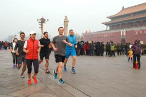 160318-zuckerberg-runs-in-tiananmen-square-yh-0316p_c3fd2a02256d8ca13da3bd57493ed4f3.nbcnews-fp-1200-800